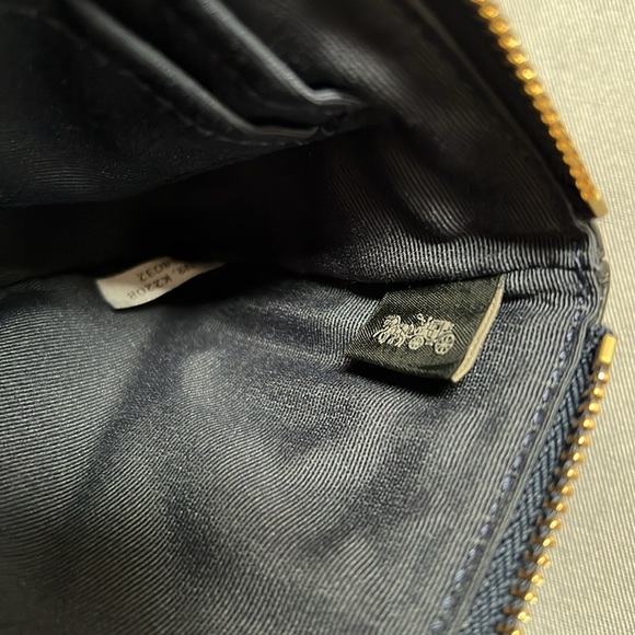 💙 COACH Navy Blue Leather Wristlet 💙 - Picture 7 of 7